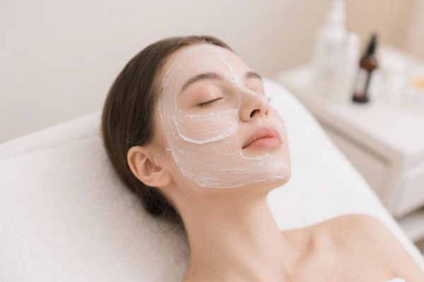 Виды химических пилингов для лица: глубина воздействия и показания